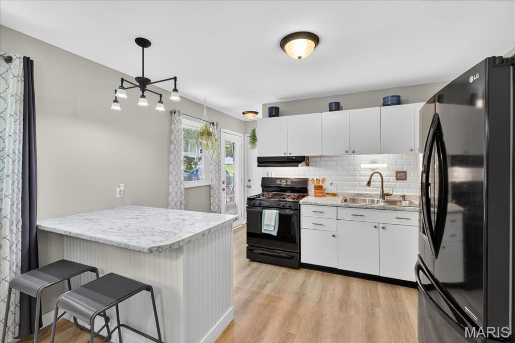 St Charles, Missouri 63301, United States, 3 Bedrooms Bedrooms, ,2 BathroomsBathrooms,Residential,Pending,180879