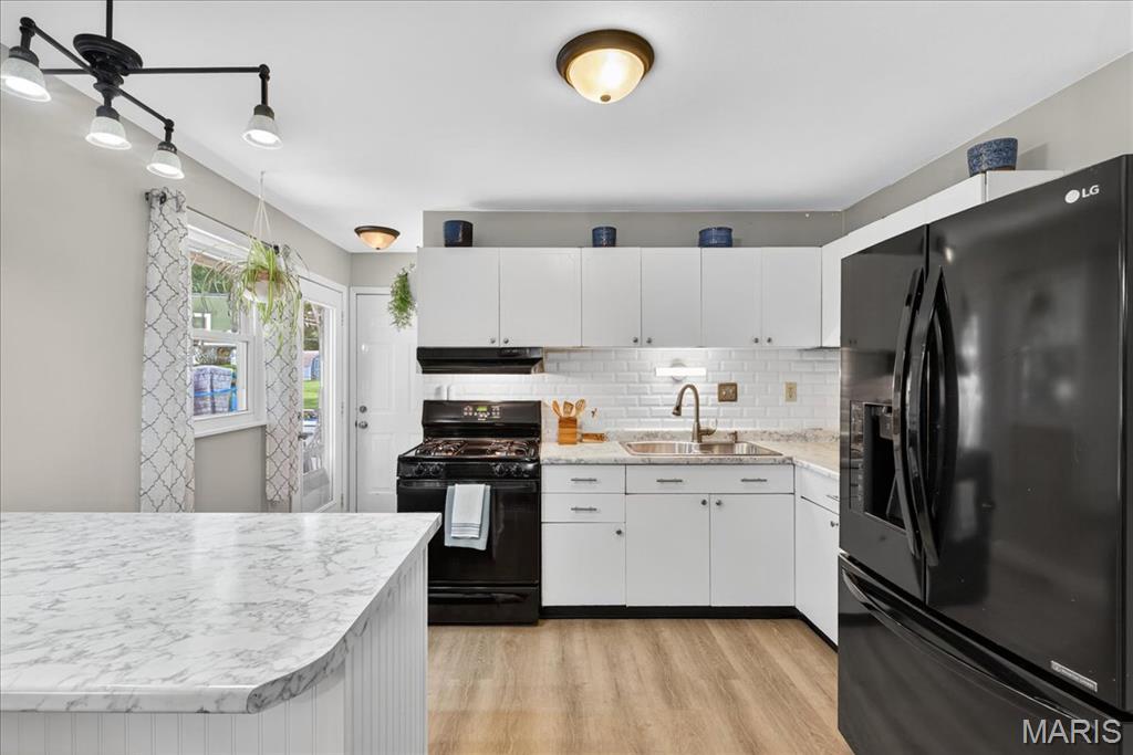 St Charles, Missouri 63301, United States, 3 Bedrooms Bedrooms, ,2 BathroomsBathrooms,Residential,Pending,180879