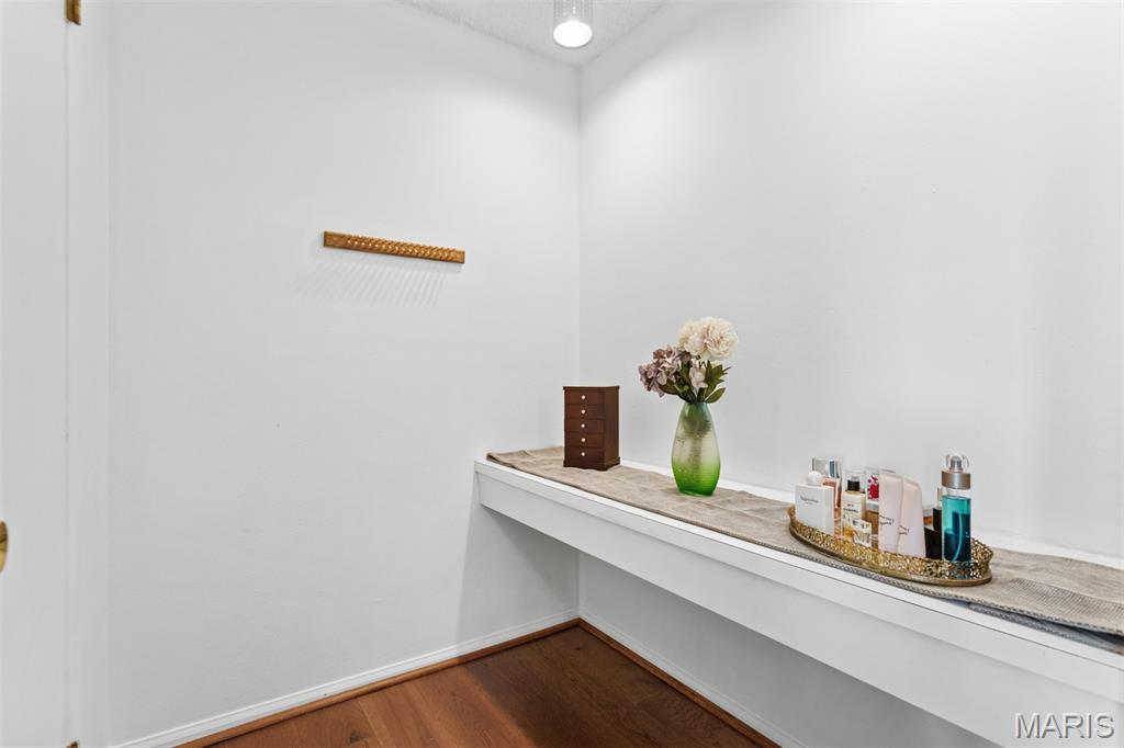 Country Lane Wood Ii 3 - Residential