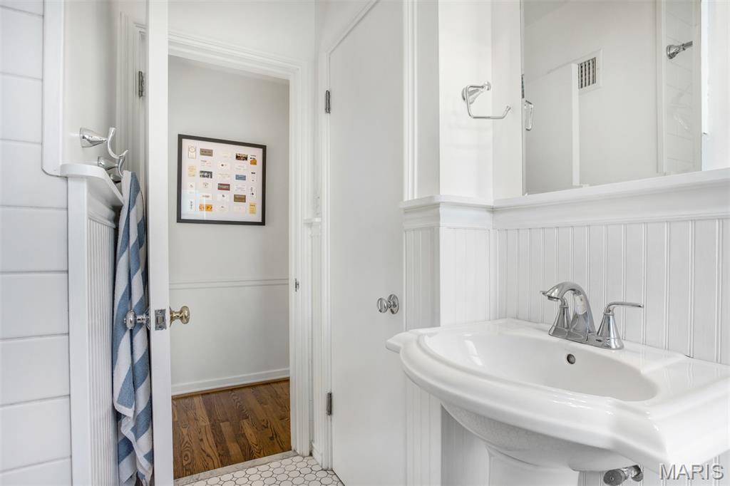 Ladue Edge Amd - Residential