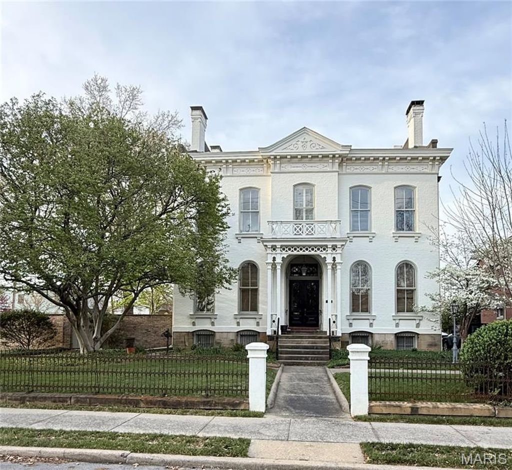 Photo of 826 Themis Street, Cape Girardeau, MO 63701 (MLS # 26020127)