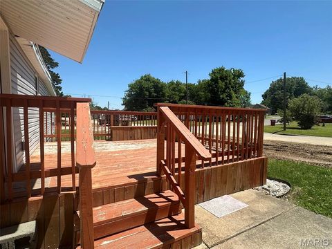 Tiny photo for 131 Bynum Street, Sikeston, MO 63801 (MLS # 26030257)