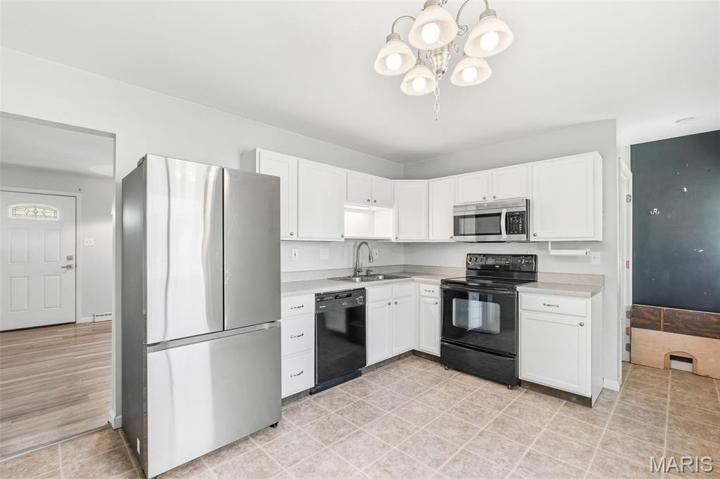 Crestwood Manor - Residential