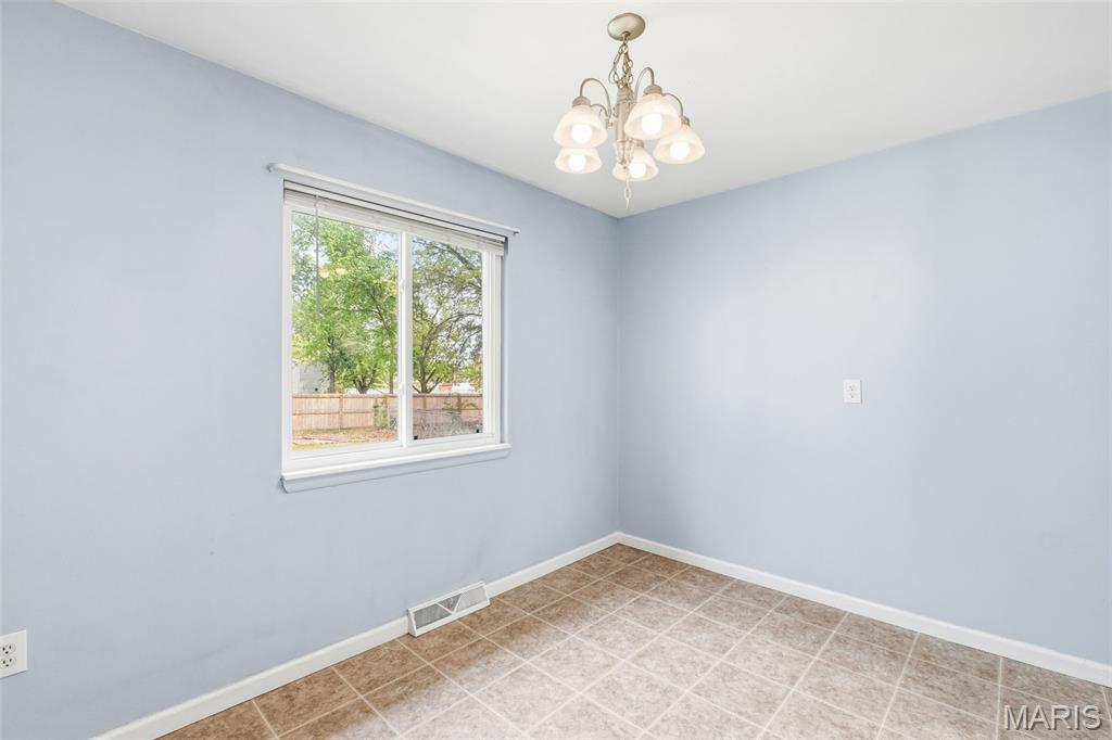 Crestwood Manor - Residential