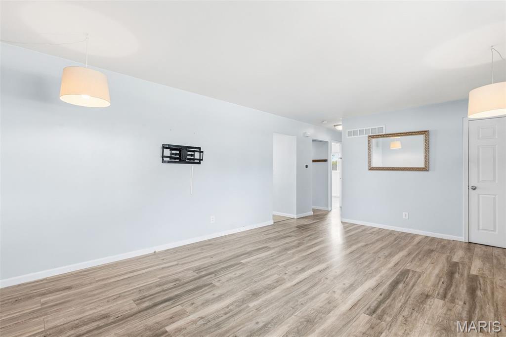 Crestwood Manor - Residential