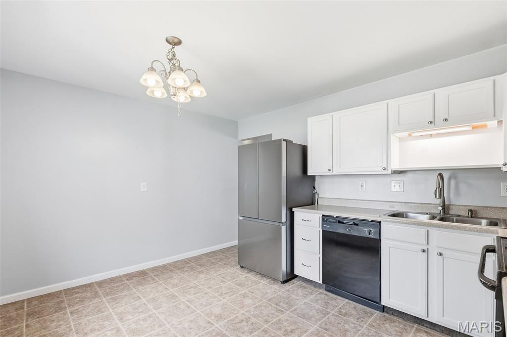 Crestwood Manor - Residential