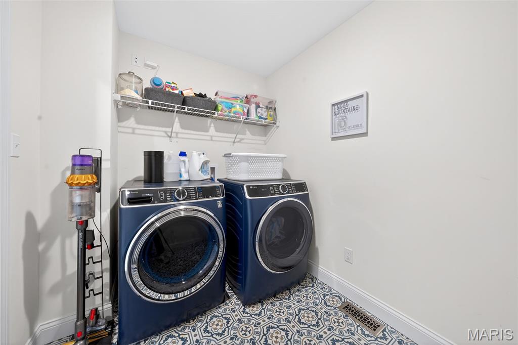 Est At Huntleigh Ridge #1 - Residential