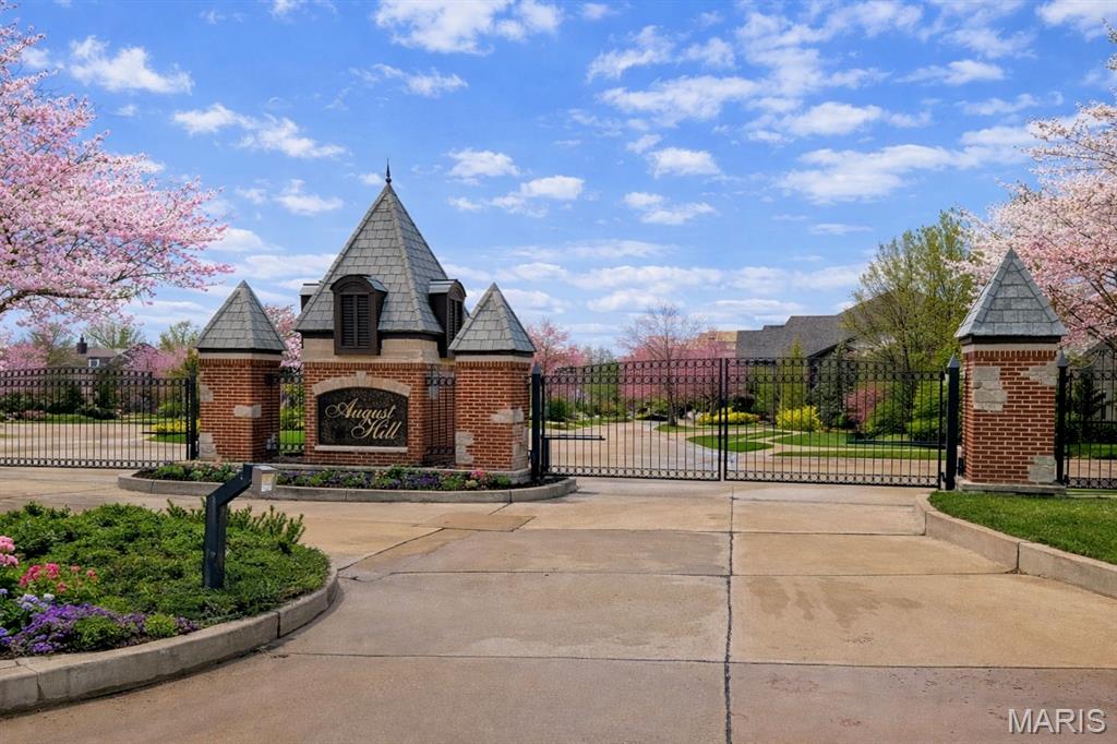 August Hill On Conway One - Residential