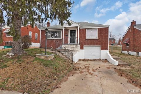 Tiny photo for 813 Chain Of Rocks Drive, St Louis, MO 63137 (MLS # 25068920)