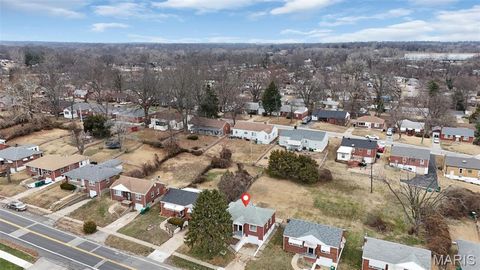 Tiny photo for 813 Chain Of Rocks Drive, St Louis, MO 63137 (MLS # 25068920)