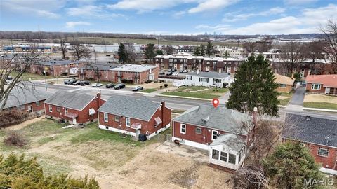 Tiny photo for 813 Chain Of Rocks Drive, St Louis, MO 63137 (MLS # 25068920)