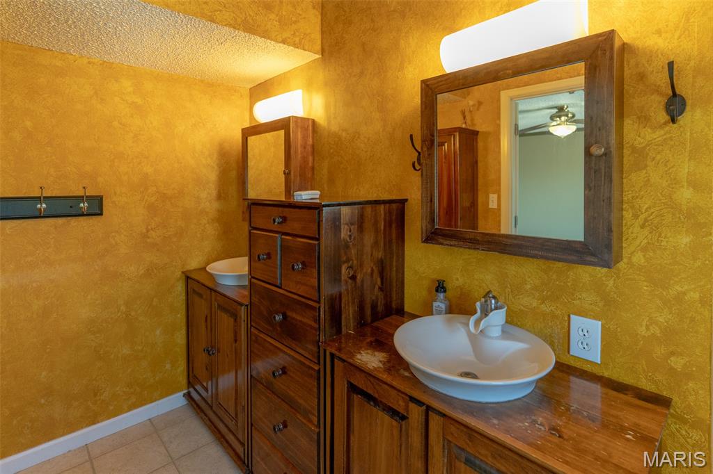 Lsl Koviak #1 Cathy - Residential Lease