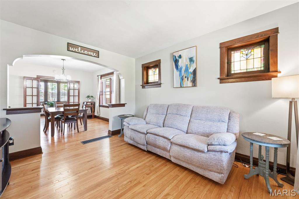 Lynne - Residential