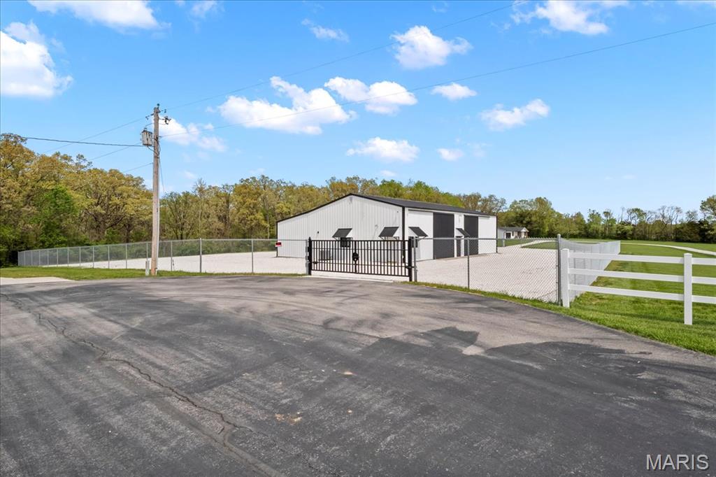 Country Hill Farm 02 - Residential