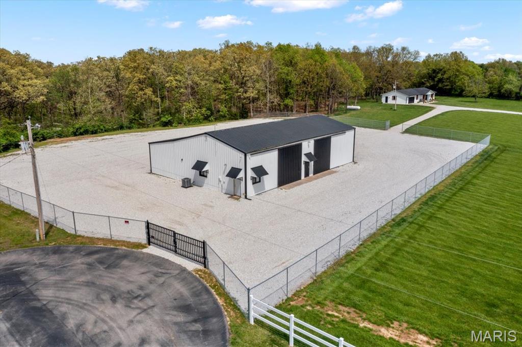 Country Hill Farm 02 - Residential