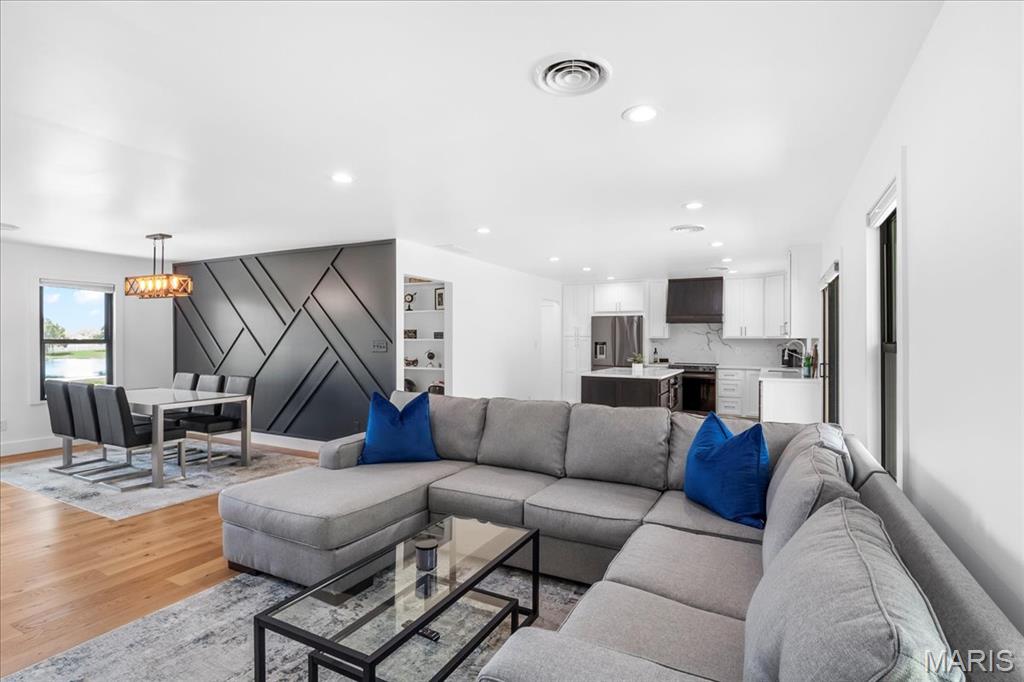 Country Hill Farm 02 - Residential