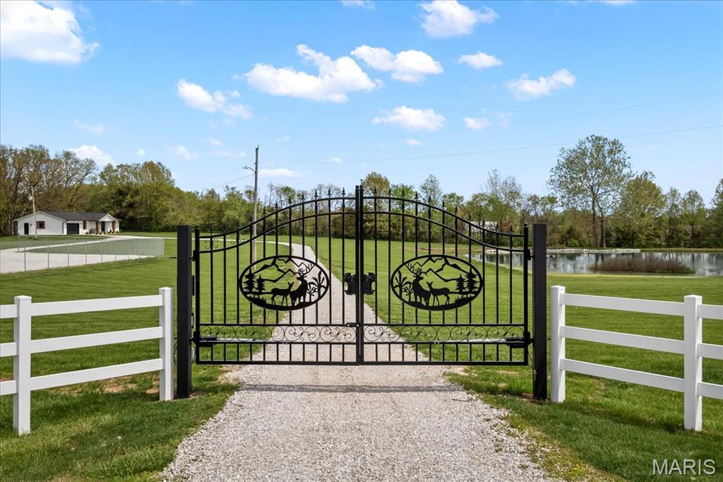 Country Hill Farm 02 - Residential