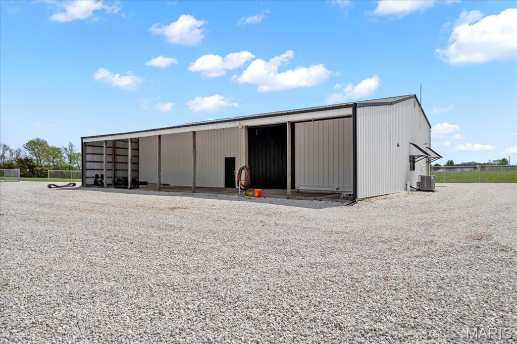 Country Hill Farm 02 - Residential