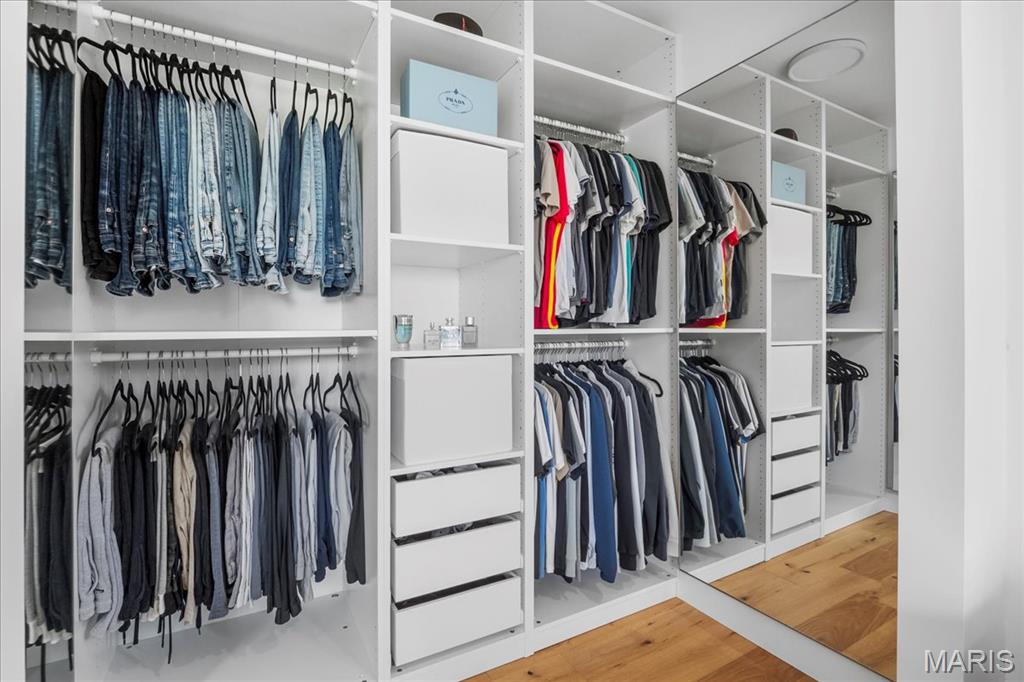 Country Hill Farm 02 - Residential