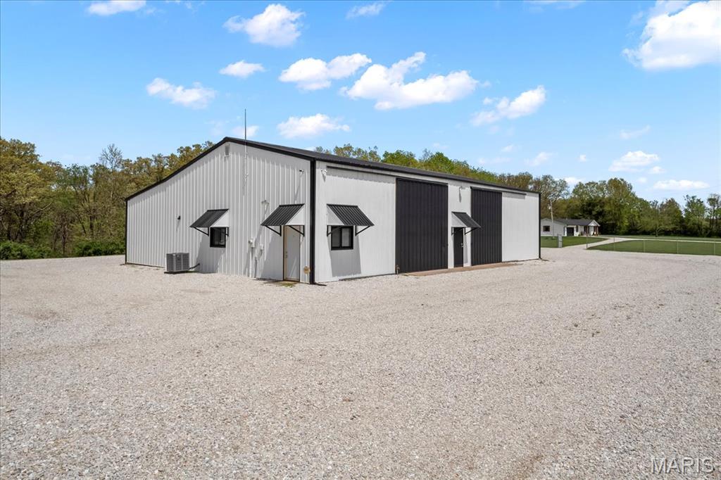 Country Hill Farm 02 - Residential