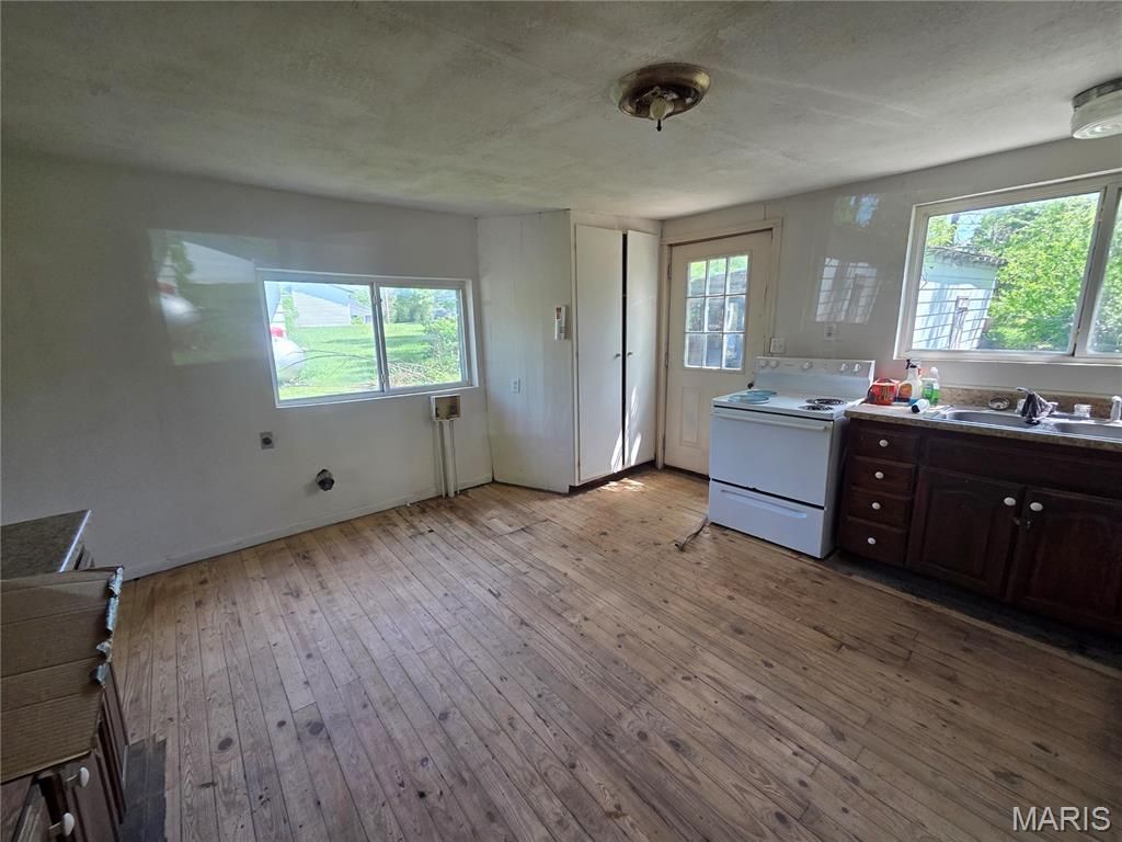 Photo of 303 W 9th Street, Salem, MO 65560 (MLS # 26025898)