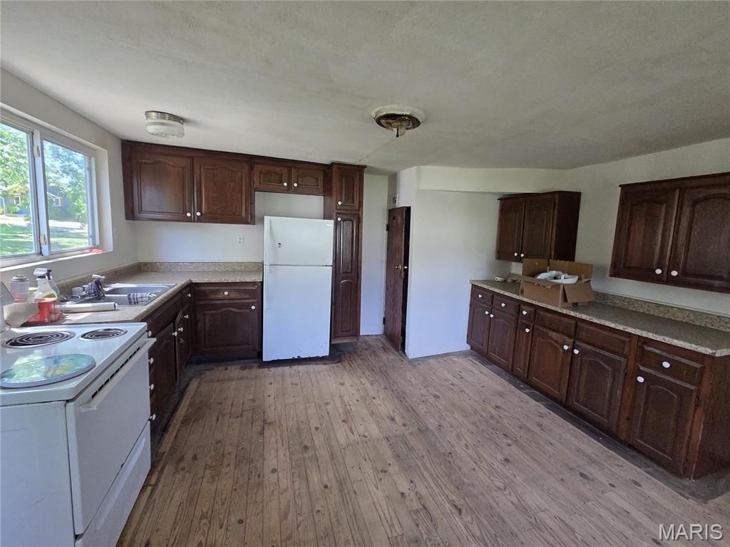 Photo of 303 W 9th Street, Salem, MO 65560 (MLS # 26025898)