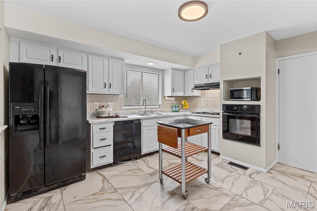 Florissant, Missouri 63034, United States, 3 Bedrooms Bedrooms, ,2 BathroomsBathrooms,Residential,Pending,132520