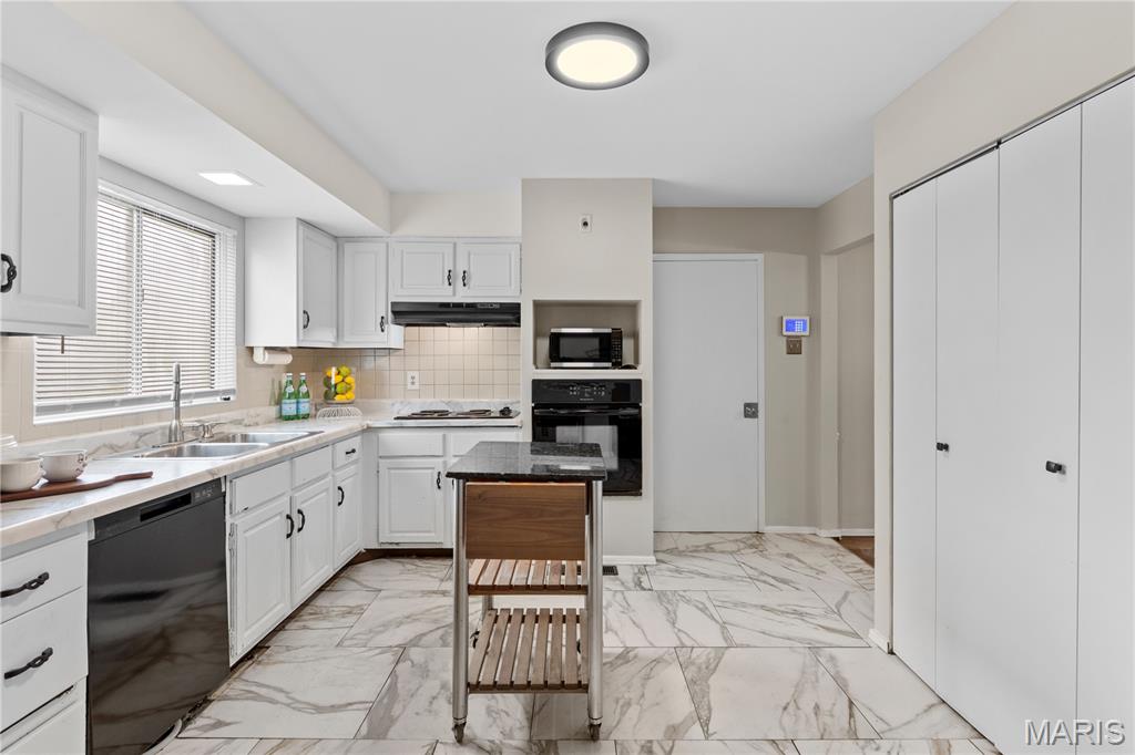 Florissant, Missouri 63034, United States, 3 Bedrooms Bedrooms, ,2 BathroomsBathrooms,Residential,Pending,132520