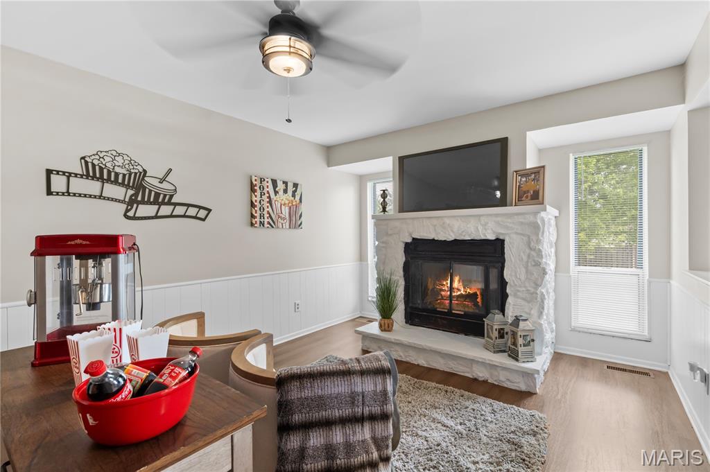 Florissant, Missouri 63034, United States, 3 Bedrooms Bedrooms, ,2 BathroomsBathrooms,Residential,Pending,132520