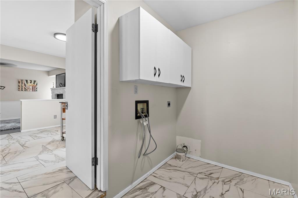 Florissant, Missouri 63034, United States, 3 Bedrooms Bedrooms, ,2 BathroomsBathrooms,Residential,Pending,132520