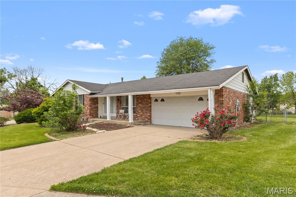 Florissant, Missouri 63034, United States, 3 Bedrooms Bedrooms, ,2 BathroomsBathrooms,Residential,Pending,132520