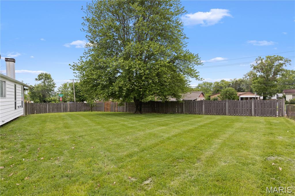 Florissant, Missouri 63034, United States, 3 Bedrooms Bedrooms, ,2 BathroomsBathrooms,Residential,Pending,132520