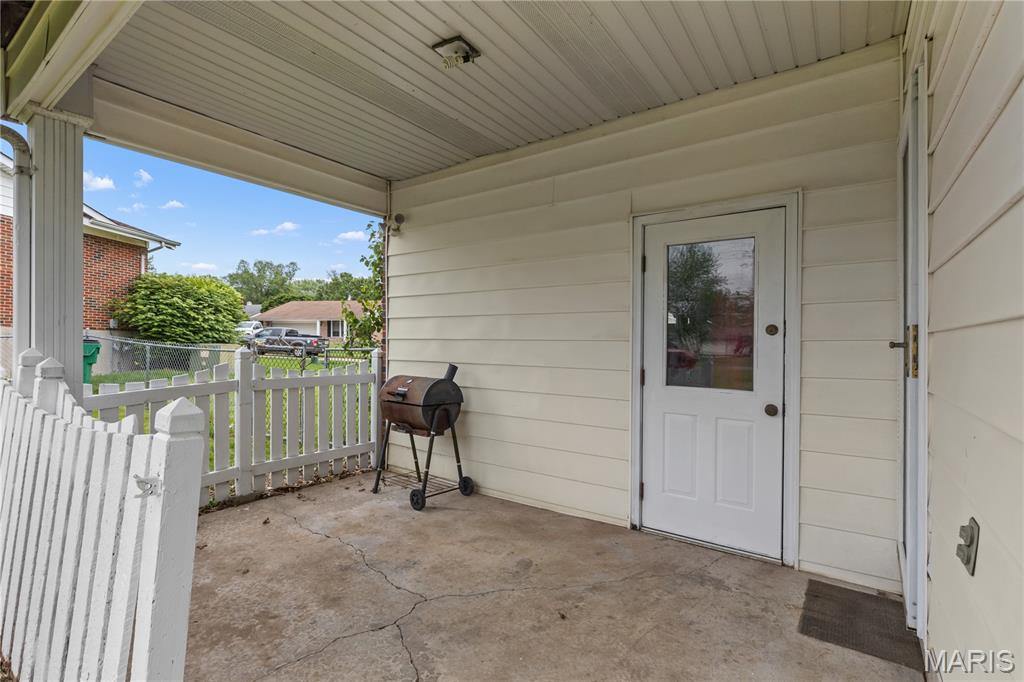 Florissant, Missouri 63034, United States, 3 Bedrooms Bedrooms, ,2 BathroomsBathrooms,Residential,Pending,132520