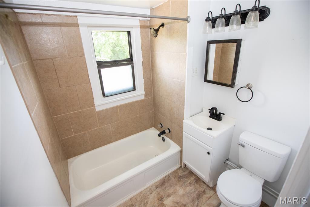 Bland, Missouri 65014, United States, 2 Bedrooms Bedrooms, ,1 BathroomBathrooms,Residential,Active,173855