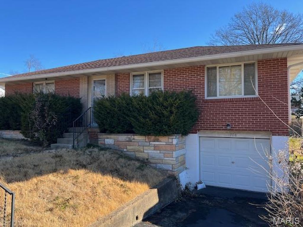 Photo of 1908 Korando Avenue, Overland, MO 63114 (MLS # 26003433)