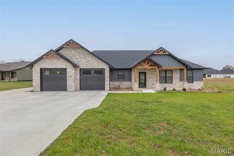 Photo of 140 Pondside Lane, Poplar Bluff, MO 63901 (MLS # 25079868)