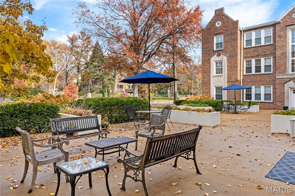 7564 Wydown Boulevard 3B