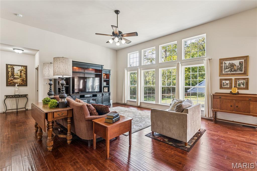 Hobbit Hollow - Residential