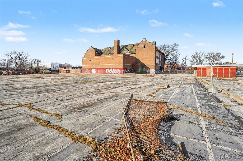 Woodland - Commercial Sale