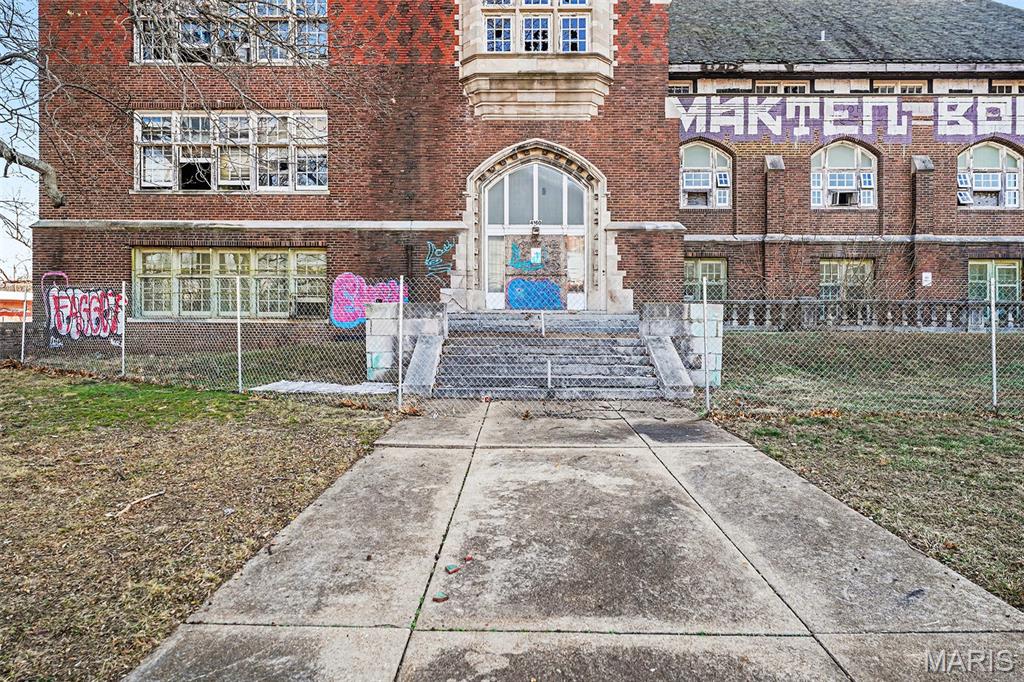 Woodland - Commercial Sale