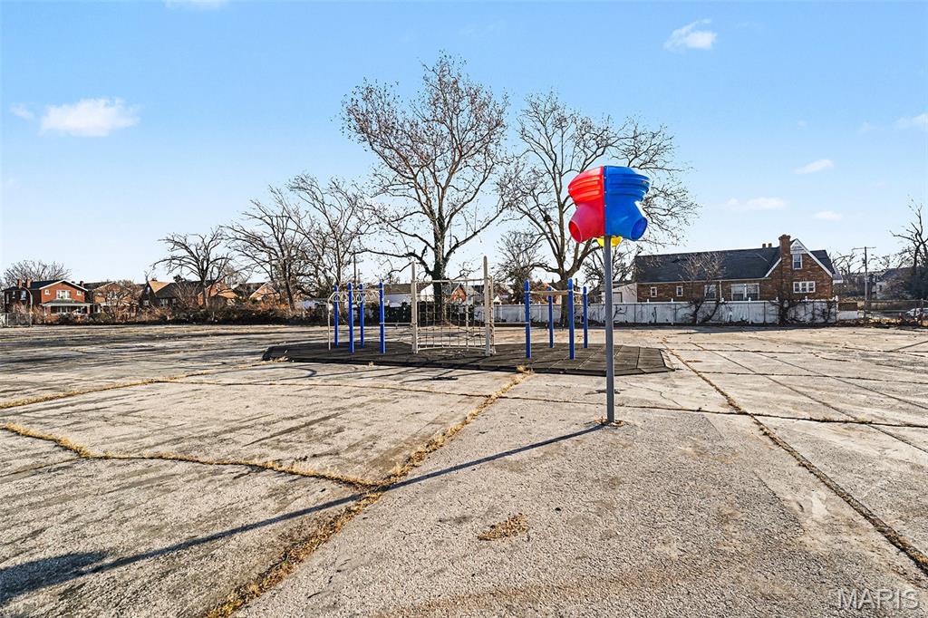 Woodland - Commercial Sale