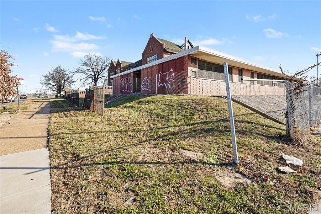 Woodland - Commercial Sale