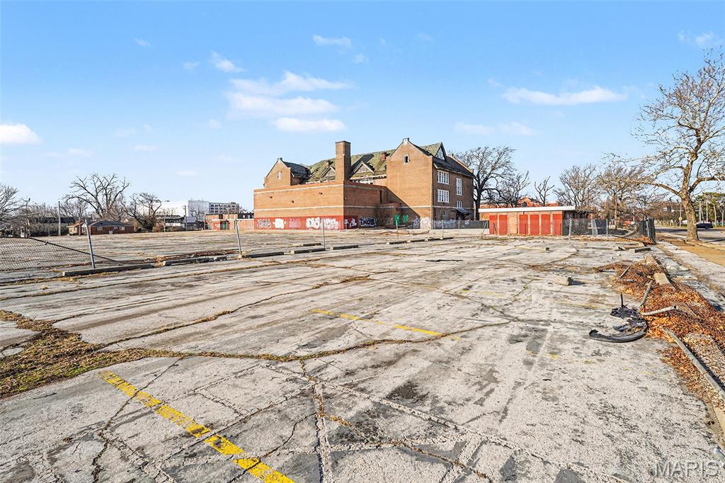 Woodland - Commercial Sale