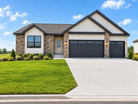 Photo of 820 Barclay Drive, Farmington, MO 63640 (MLS # 26068453)