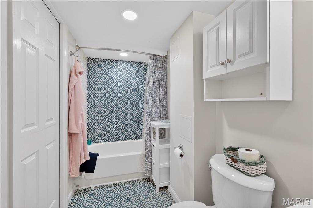 Davis Place - Residential