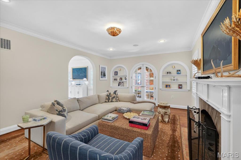 Davis Place - Residential