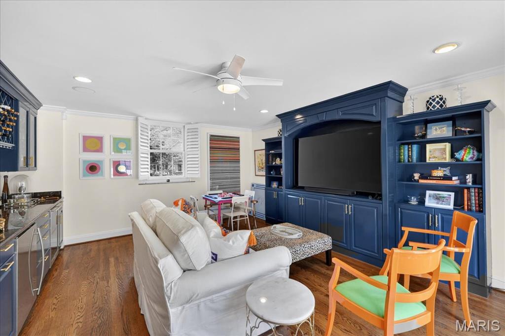 Davis Place - Residential