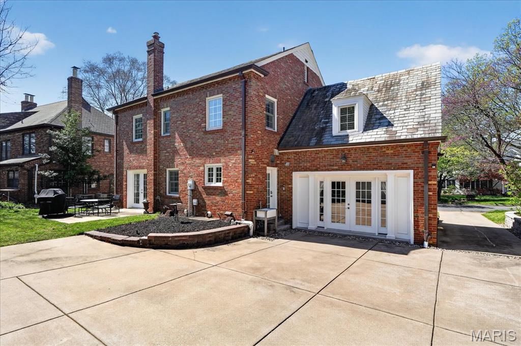 Davis Place - Residential