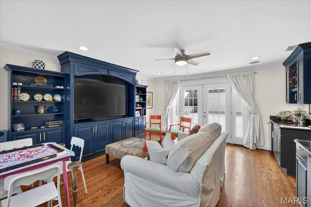 Davis Place - Residential