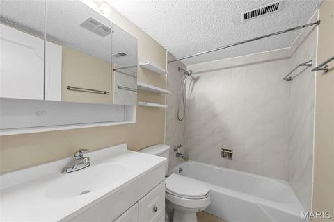 Tiny photo for 916 Claytonbrook Drive #1, Ballwin, MO 63011 (MLS # 25076748)